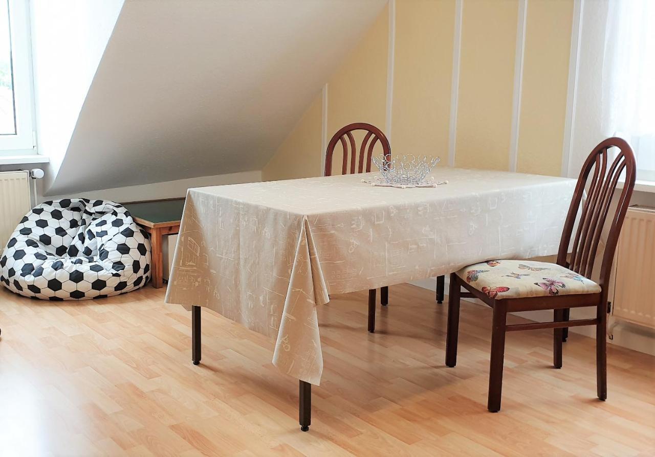 Apartment Bayreuth, Grosse Ferienwohnung Im Haus Mit Kunst, 3 Schlafzimmer, Kueche, Parkplatz Zewnętrze zdjęcie
