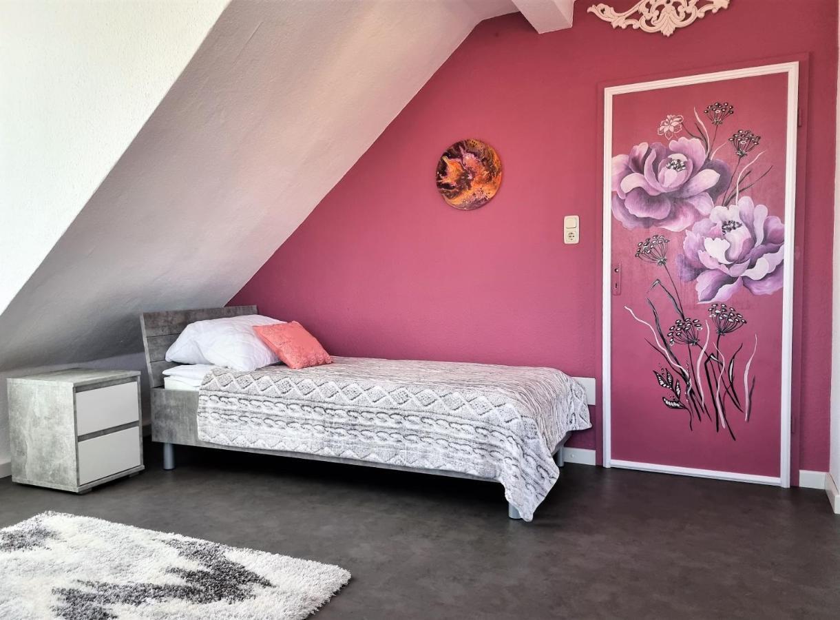 Apartment Bayreuth, Grosse Ferienwohnung Im Haus Mit Kunst, 3 Schlafzimmer, Kueche, Parkplatz Zewnętrze zdjęcie