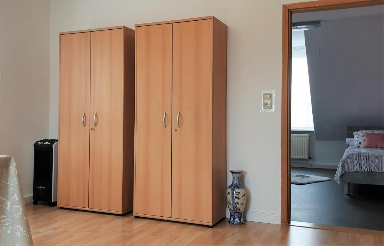 Apartment Bayreuth, Grosse Ferienwohnung Im Haus Mit Kunst, 3 Schlafzimmer, Kueche, Parkplatz Zewnętrze zdjęcie