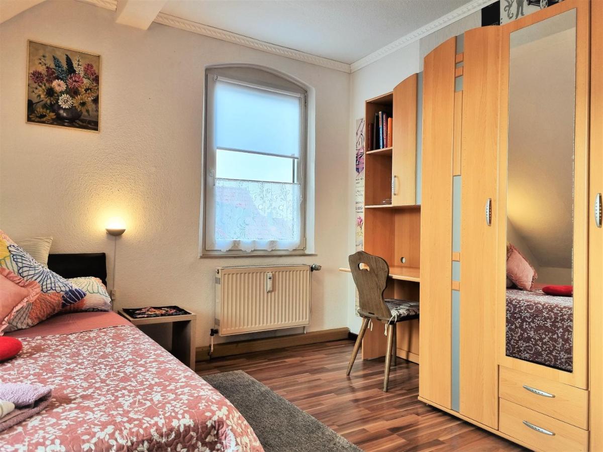 Apartment Bayreuth, Grosse Ferienwohnung Im Haus Mit Kunst, 3 Schlafzimmer, Kueche, Parkplatz Zewnętrze zdjęcie
