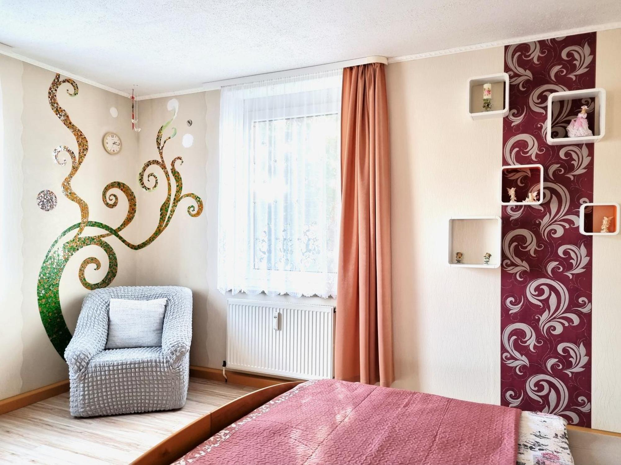 Apartment Bayreuth, Grosse Ferienwohnung Im Haus Mit Kunst, 3 Schlafzimmer, Kueche, Parkplatz Zewnętrze zdjęcie